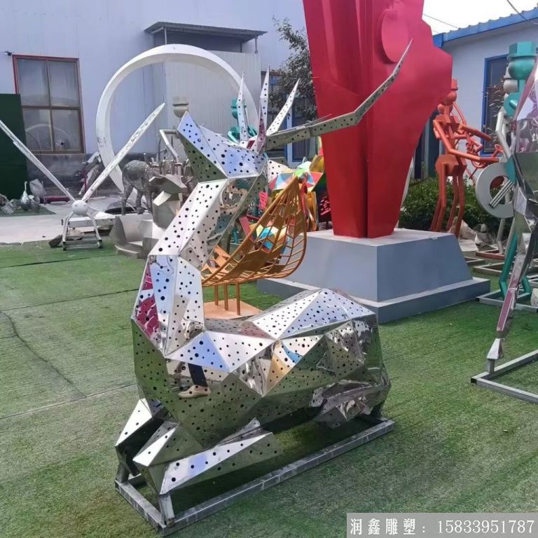 不銹鋼沖孔鹿雕塑，發(fā)光系列