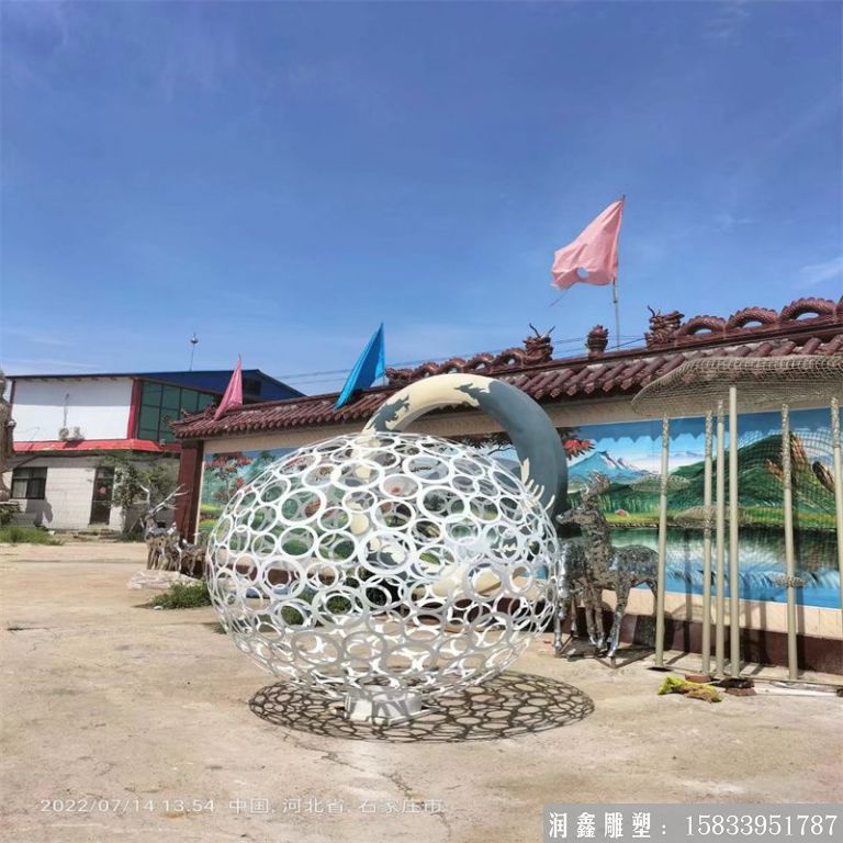 不銹鋼白色鏤空球噴漆工藝，單層工藝，厚度8mm