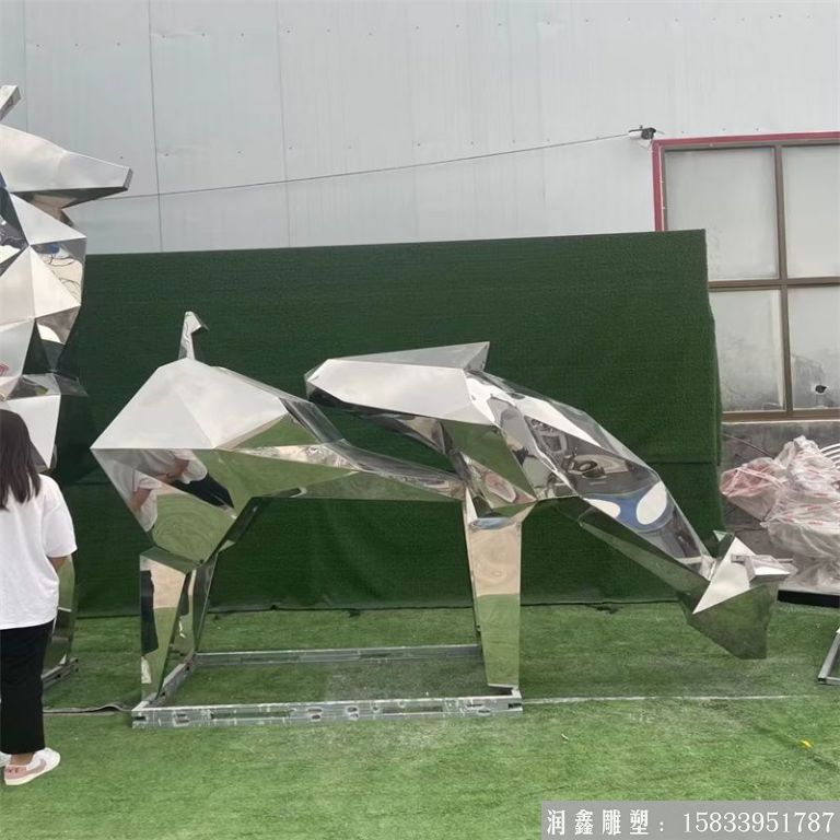 不銹鋼切面鹿雕塑，公園草坪鹿雕塑